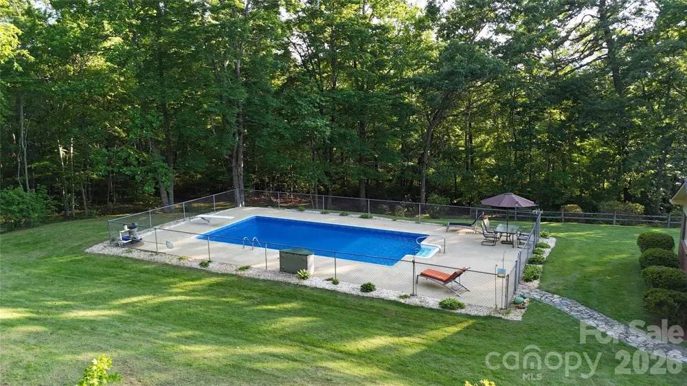 552 Coxes Creek Church Road Marion, NC 28752