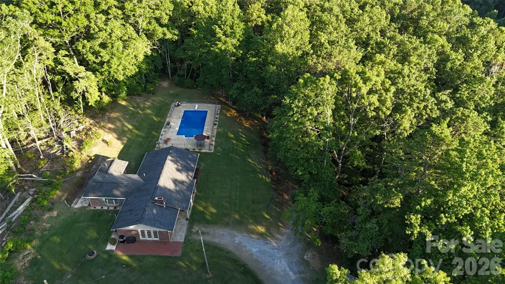 552 Coxes Creek Church Road Marion, NC 28752