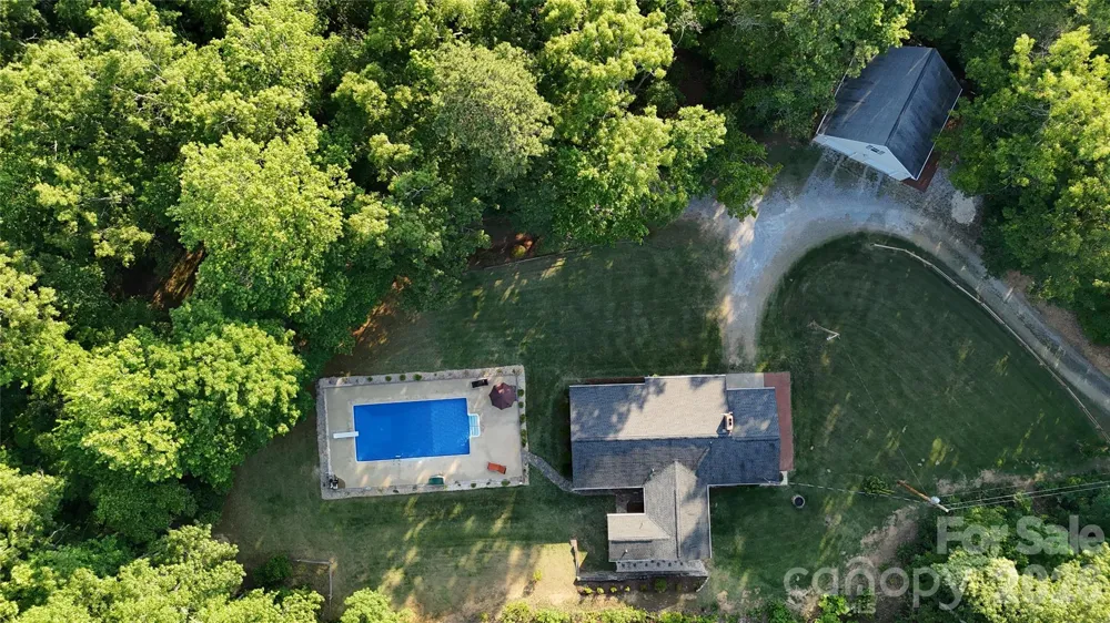 552 Coxes Creek Church Road Marion, NC 28752