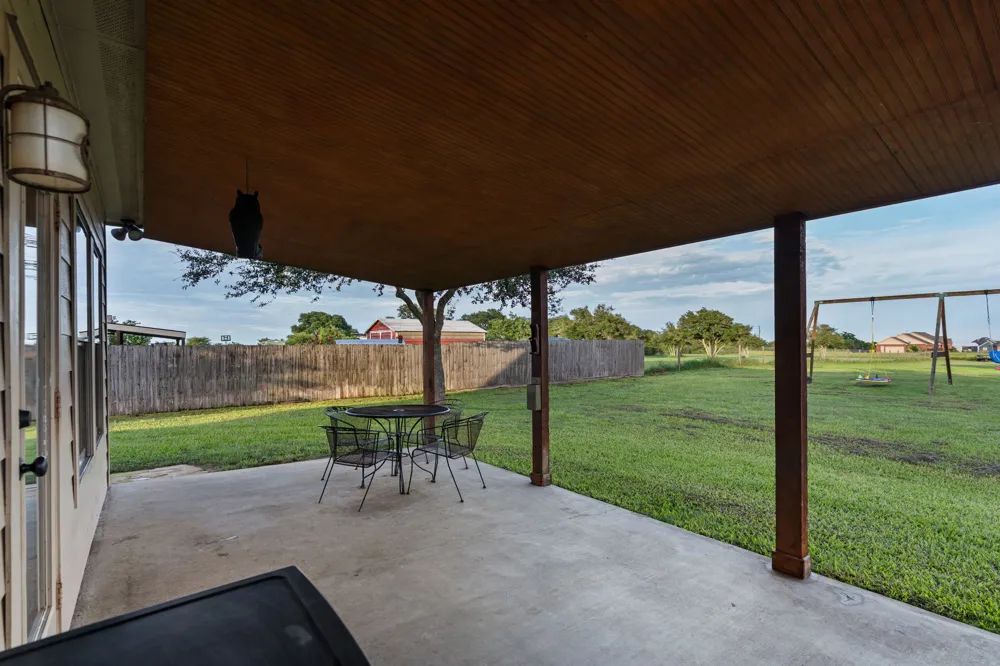 5942 Wild Flower Road Sealy, TX 77474