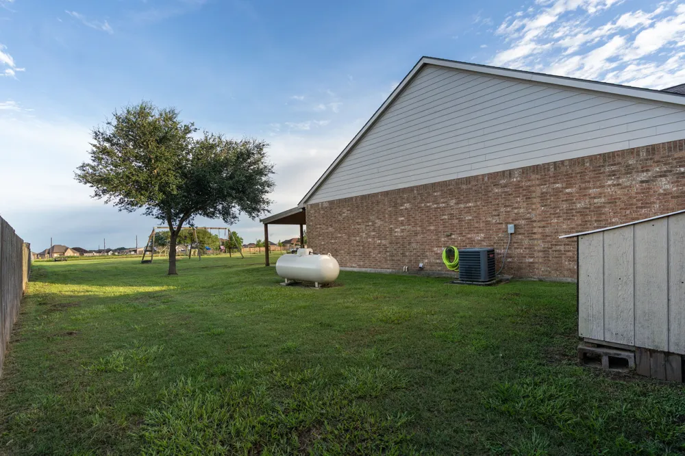 5942 Wild Flower Road Sealy, TX 77474