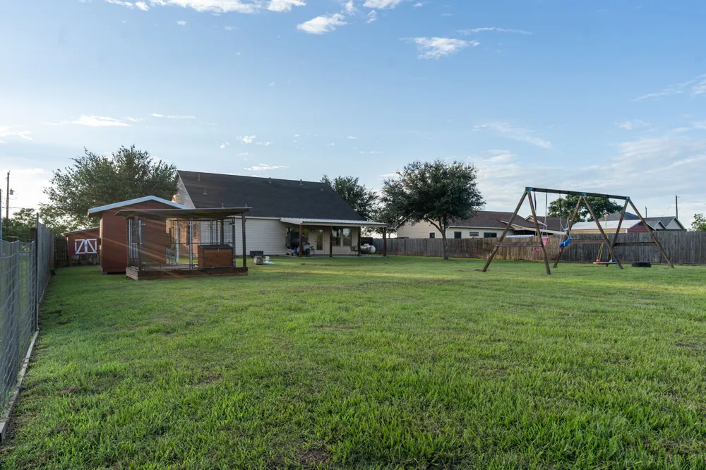 5942 Wild Flower Road Sealy, TX 77474