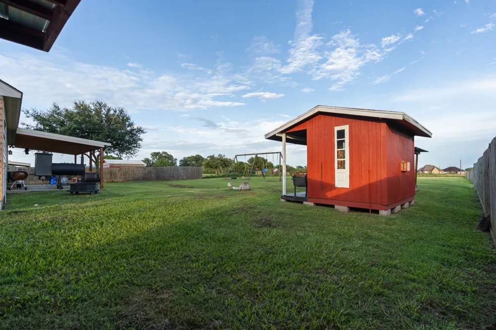 5942 Wild Flower Road Sealy, TX 77474