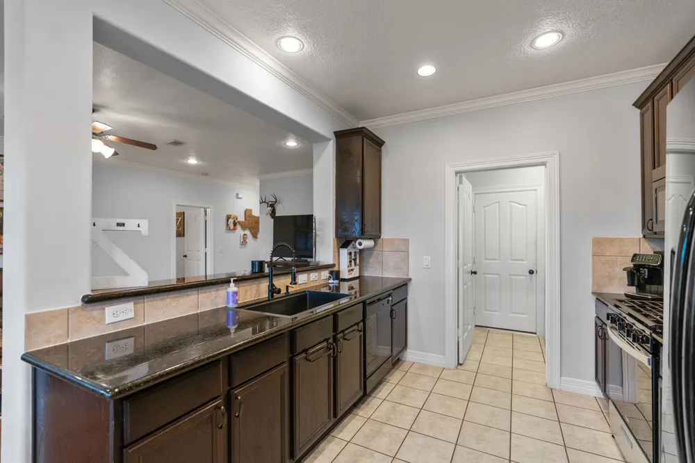 5942 Wild Flower Road Sealy, TX 77474