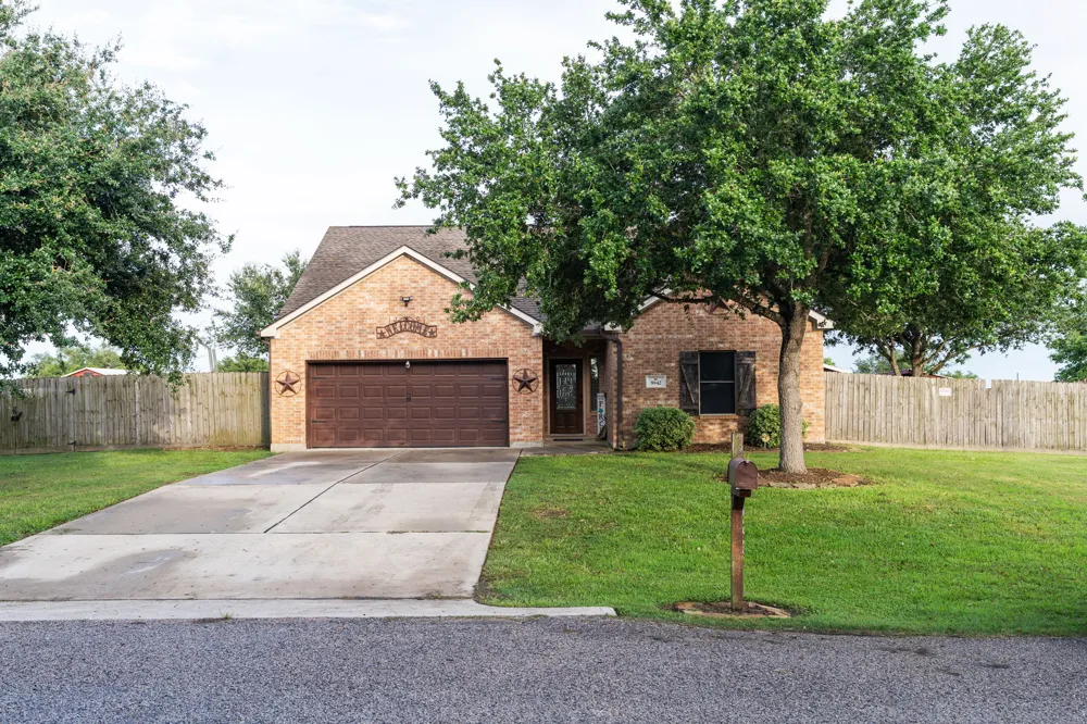 5942 Wild Flower Road Sealy, TX 77474