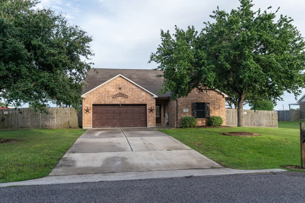5942 Wild Flower Road Sealy, TX 77474