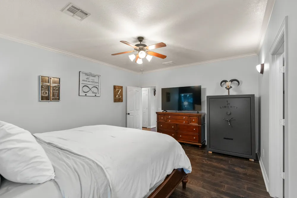 5942 Wild Flower Road Sealy, TX 77474