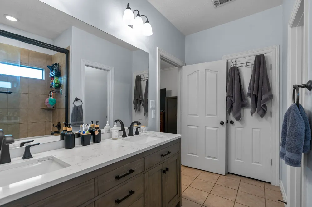 5942 Wild Flower Road Sealy, TX 77474