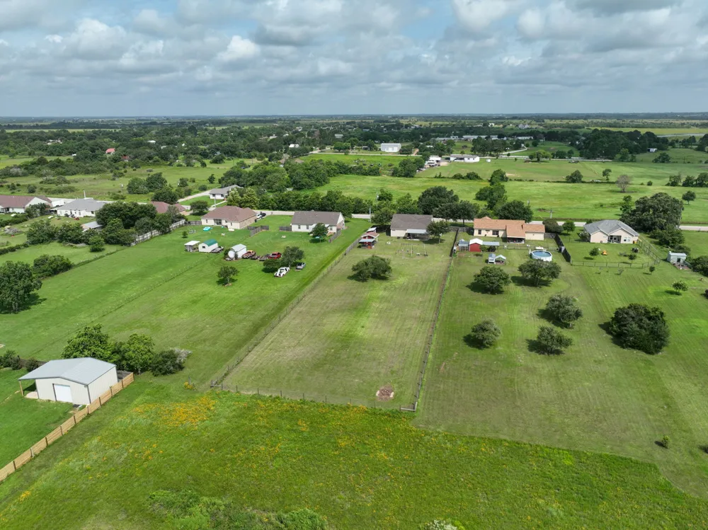 5942 Wild Flower Road Sealy, TX 77474