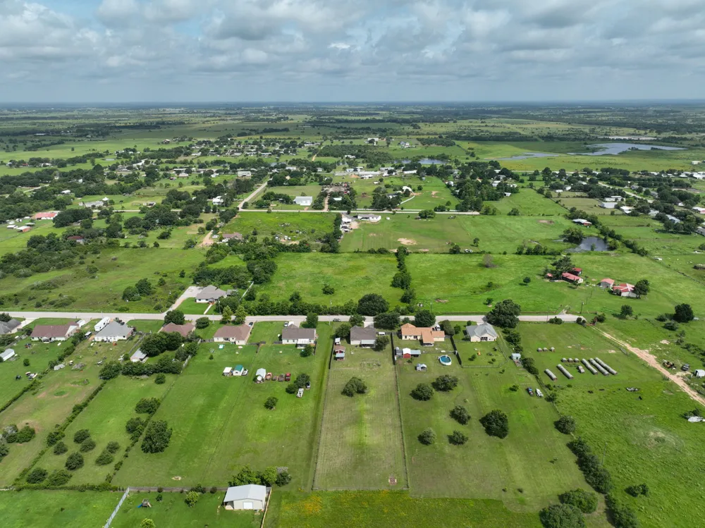 5942 Wild Flower Road Sealy, TX 77474