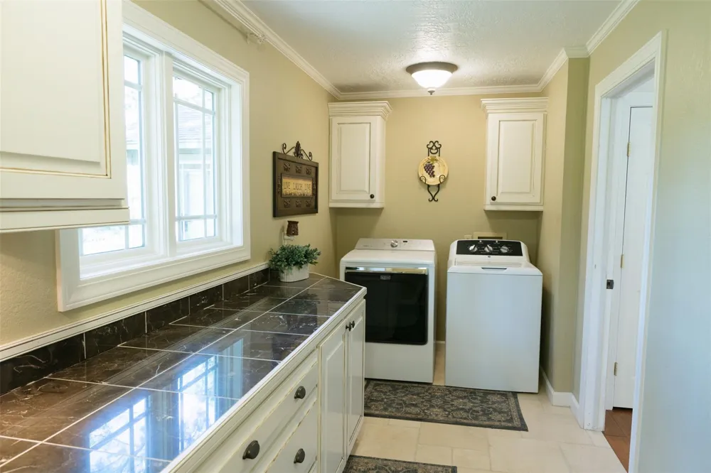 248 Jzj Lane La Grange, TX 78945