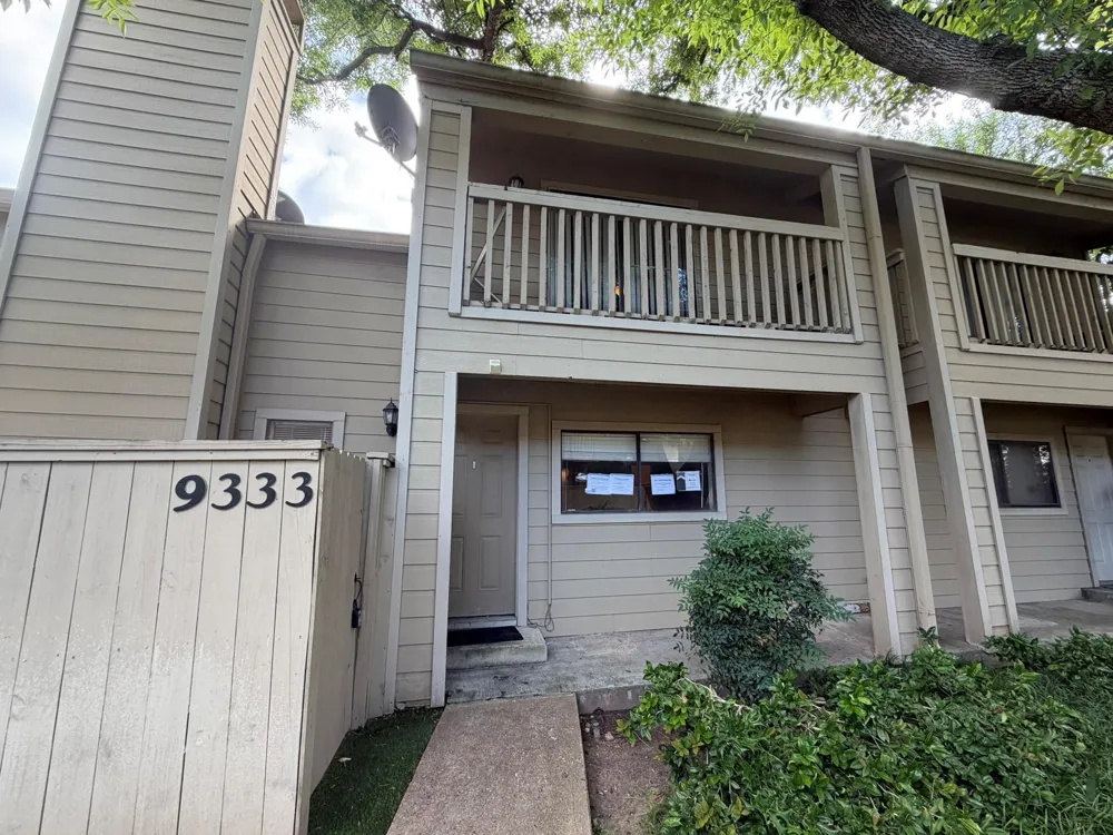 9333 Pagewood Lane Houston, TX 77063