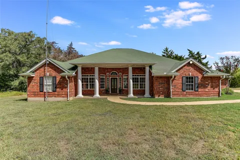 741 Knobbs Road