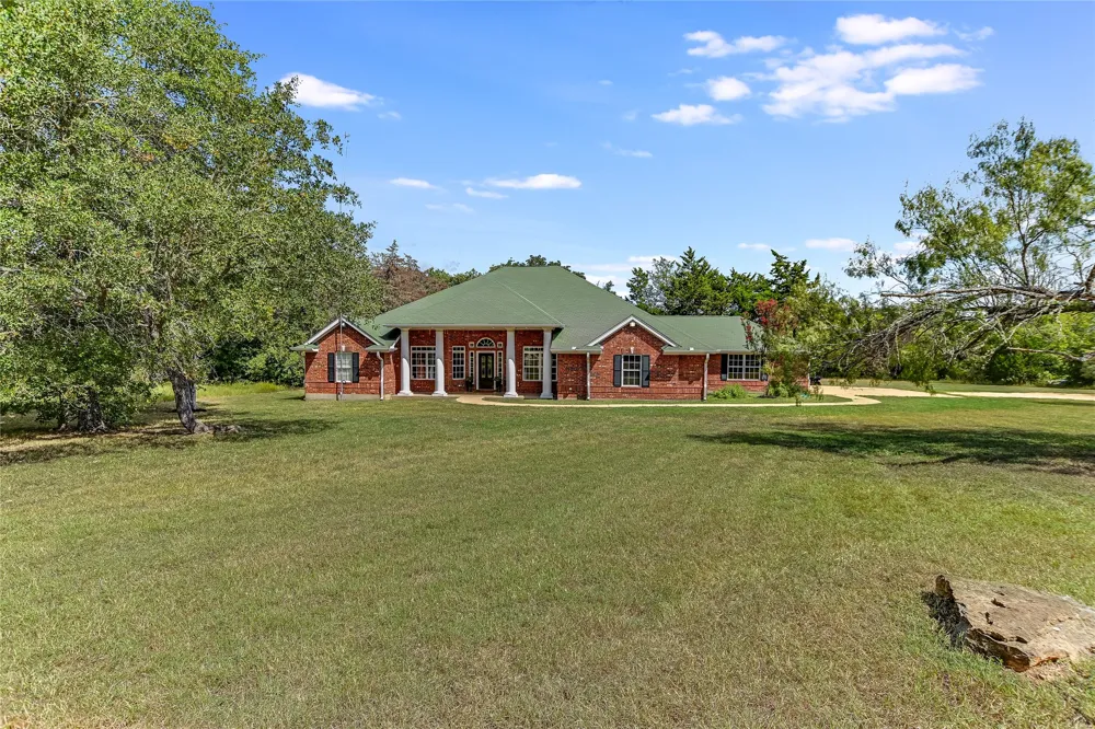 741 Knobbs Road McDade, TX 78650