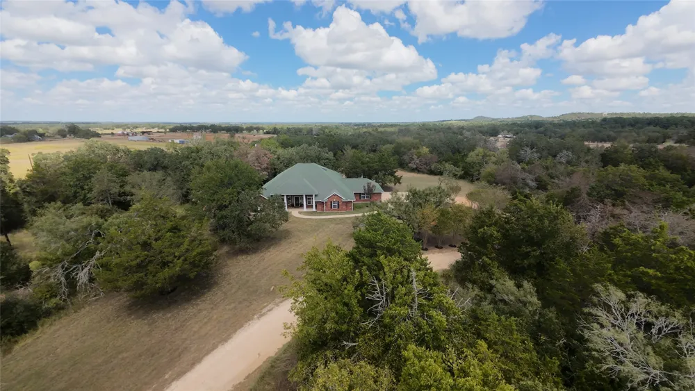 741 Knobbs Road McDade, TX 78650