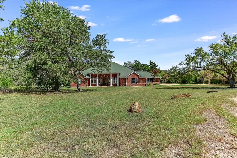 741 Knobbs Road McDade, TX 78650