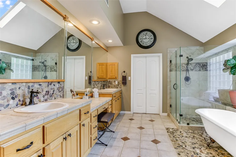 741 Knobbs Road McDade, TX 78650