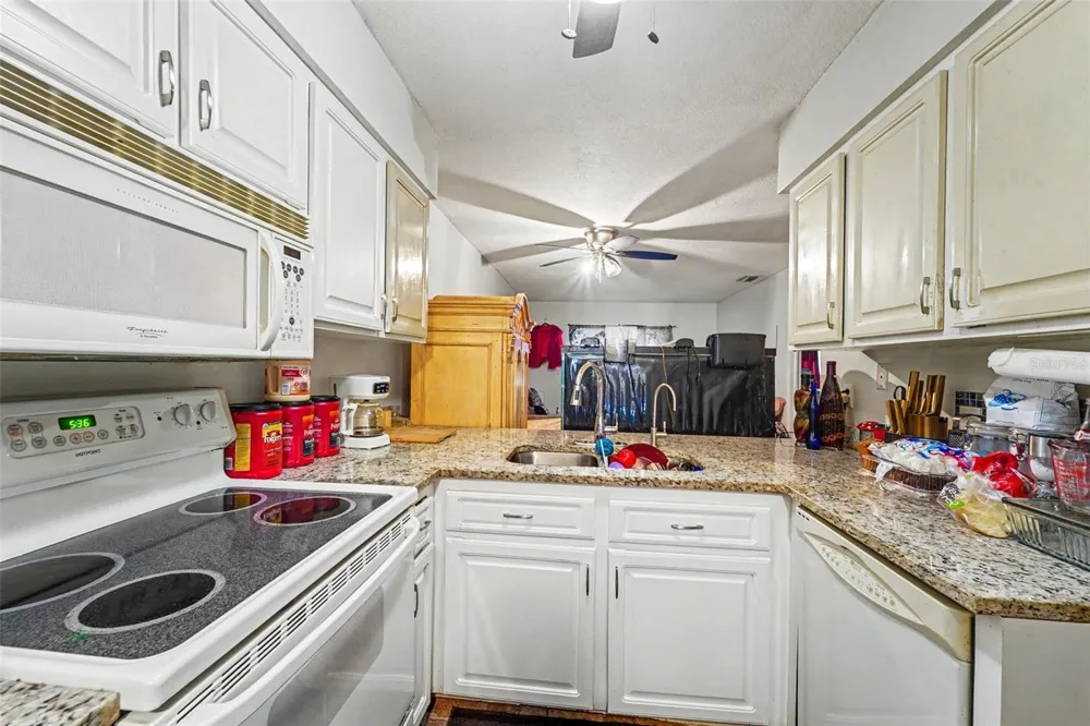 12435 KNOLLBROOK LANE Hudson, FL 34669