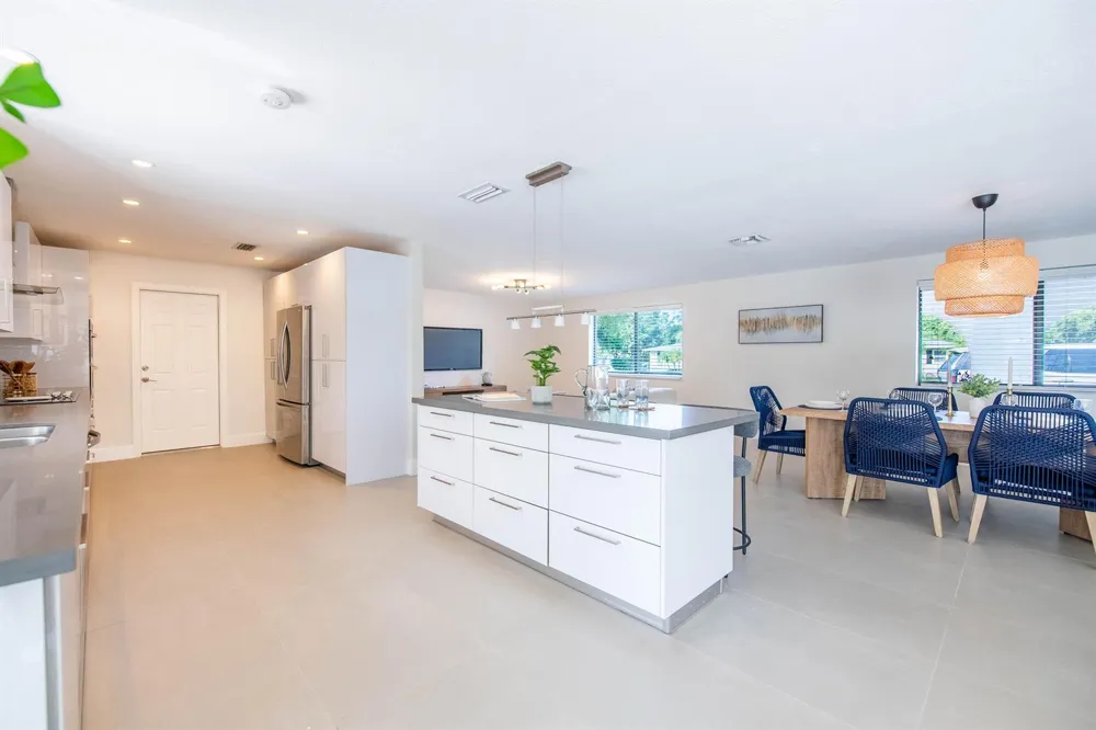 16670 SW 90th Avenue Palmetto Bay, FL 33157