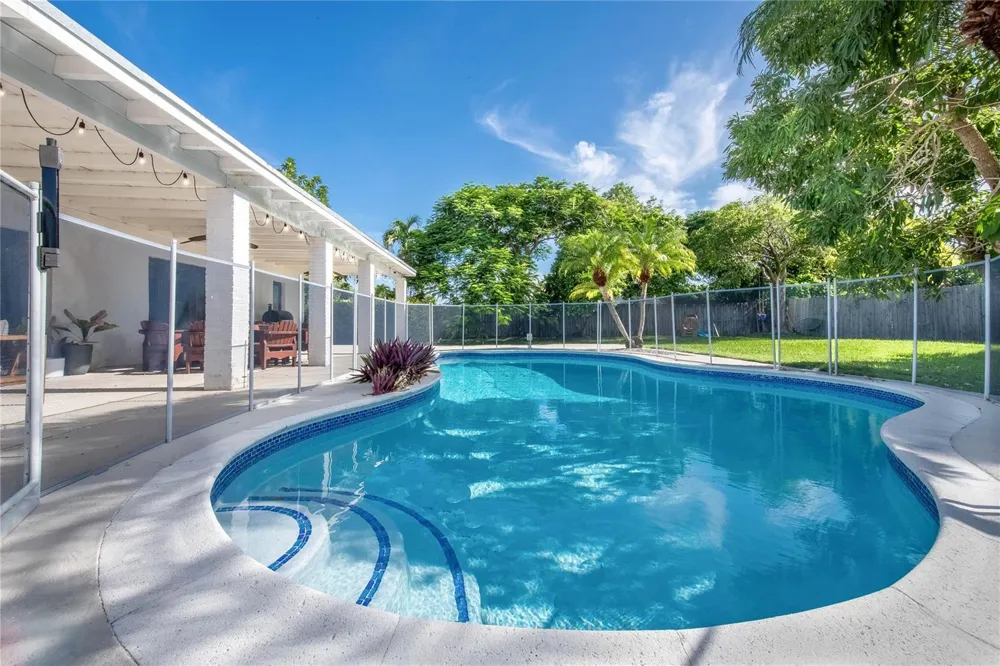 16670 SW 90th Avenue Palmetto Bay, FL 33157