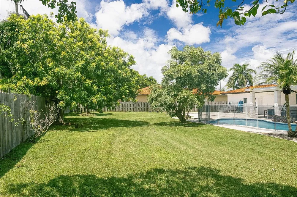16670 SW 90th Avenue Palmetto Bay, FL 33157