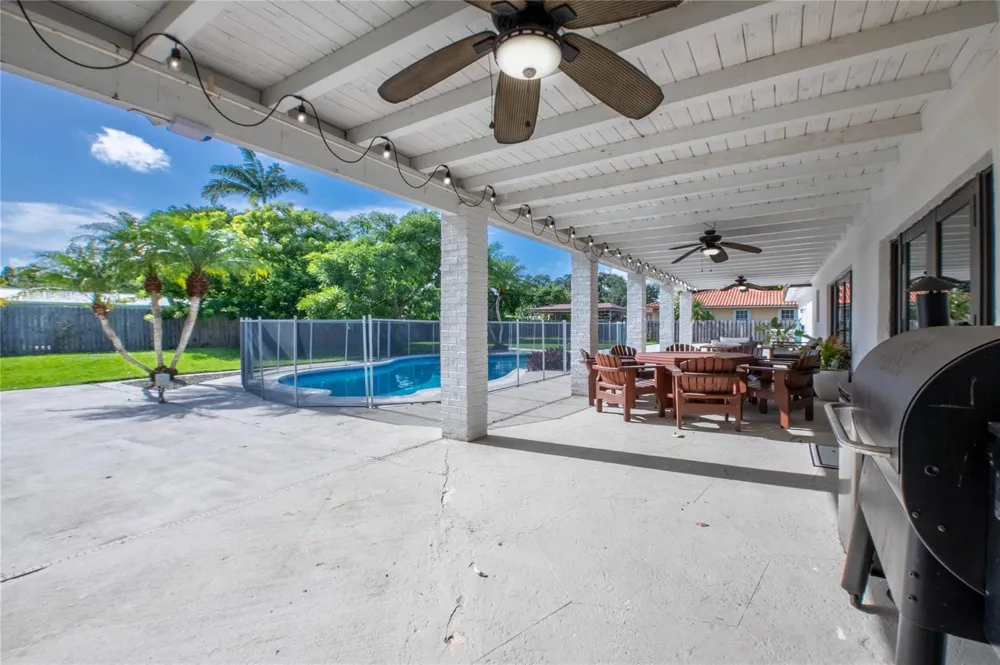 16670 SW 90th Avenue Palmetto Bay, FL 33157