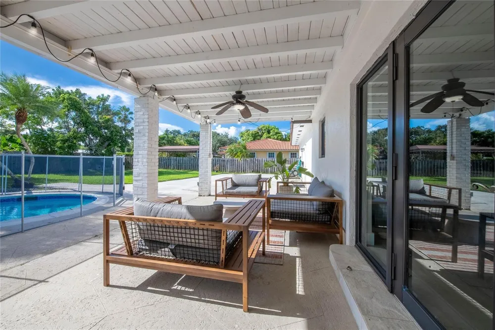 16670 SW 90th Avenue Palmetto Bay, FL 33157