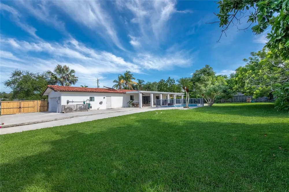 16670 SW 90th Avenue Palmetto Bay, FL 33157