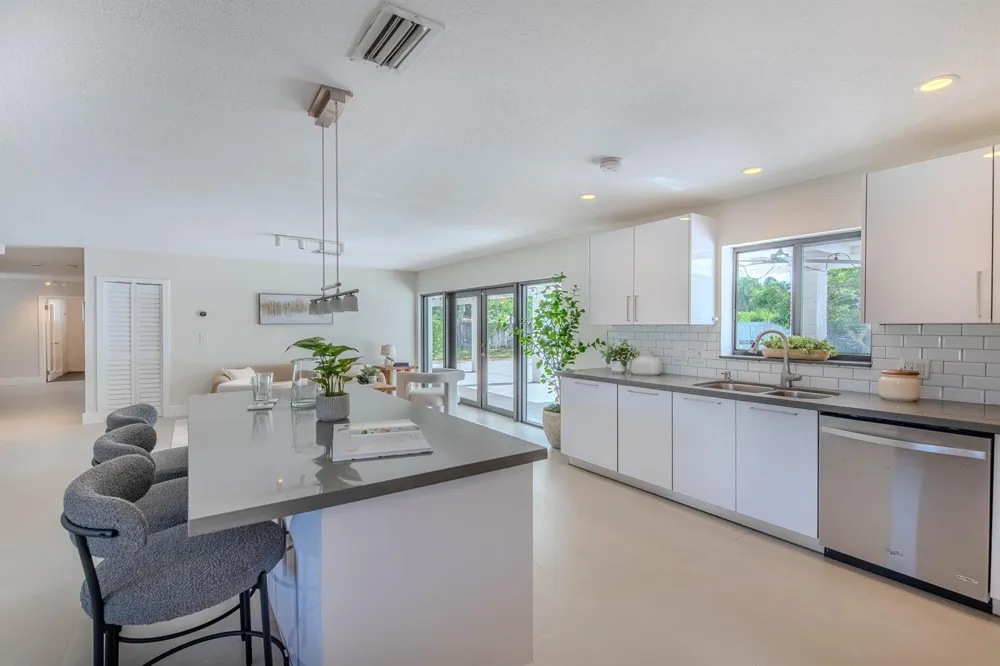 16670 SW 90th Avenue Palmetto Bay, FL 33157