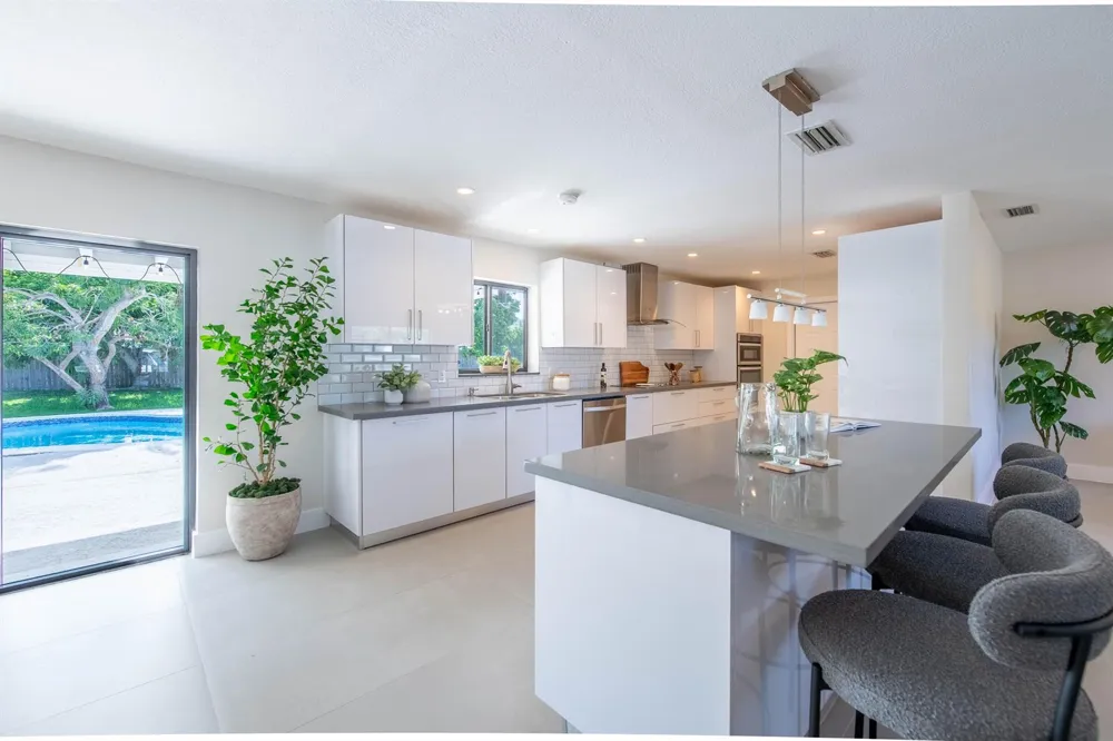 16670 SW 90th Avenue Palmetto Bay, FL 33157