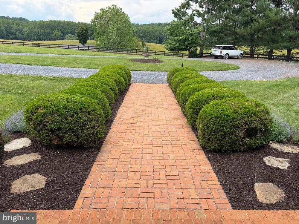 10590 MOUNTAIN SHADOW LANE Marshall, VA 20115