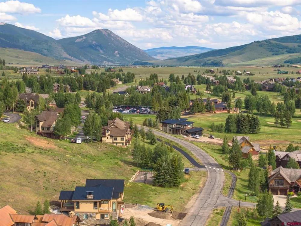 400 Country Club Drive Crested Butte, CO 81224