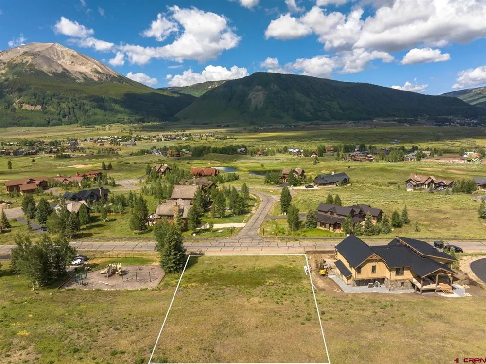 400 Country Club Drive Crested Butte, CO 81224