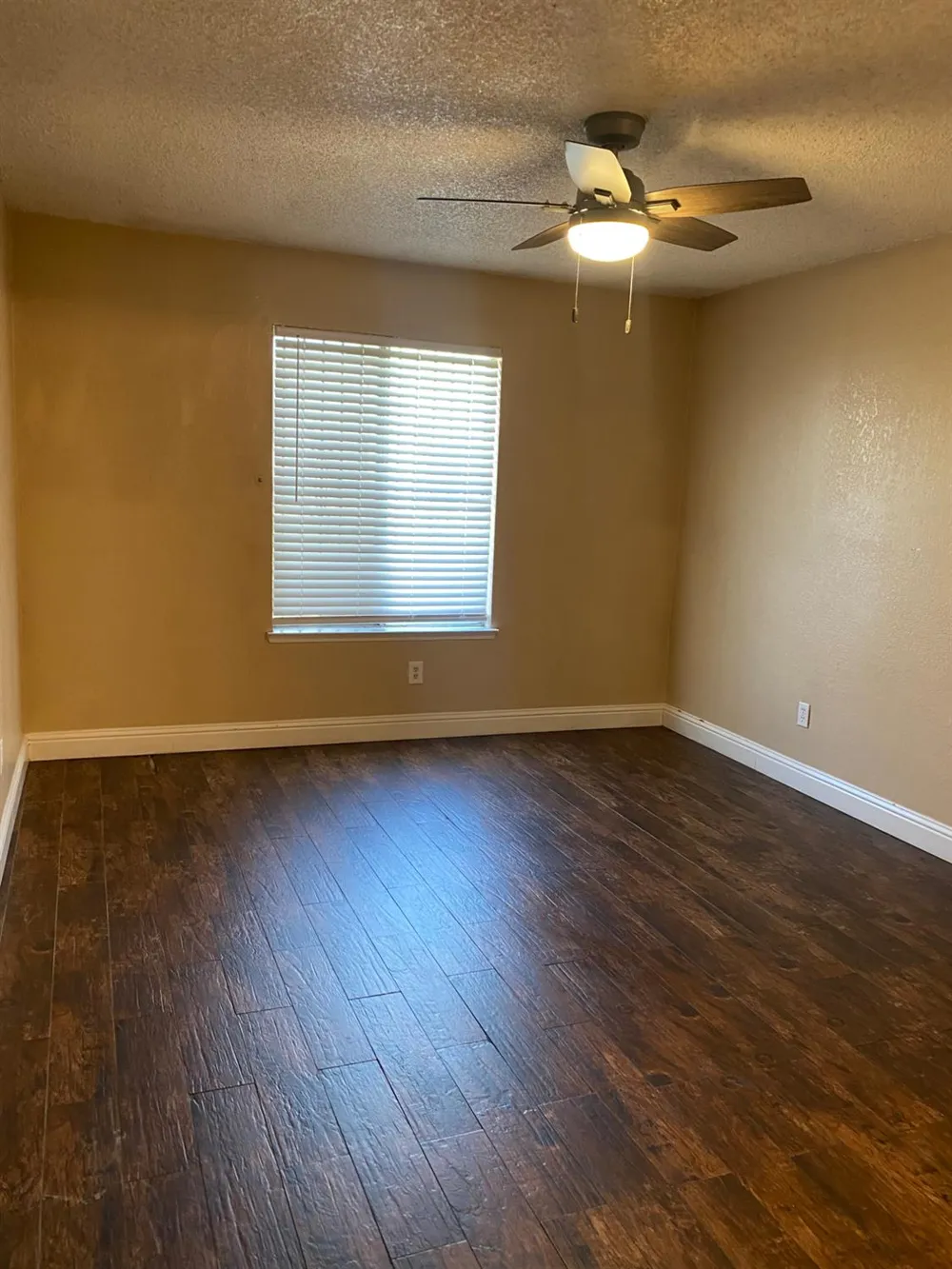 1027 W Dakota #119 Fresno, CA 93705