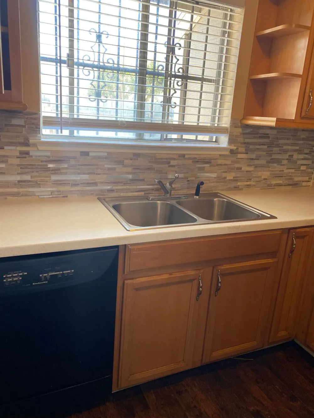 1027 W Dakota #119 Fresno, CA 93705