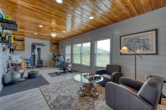 628 Madison Lane Brasstown, NC 28902