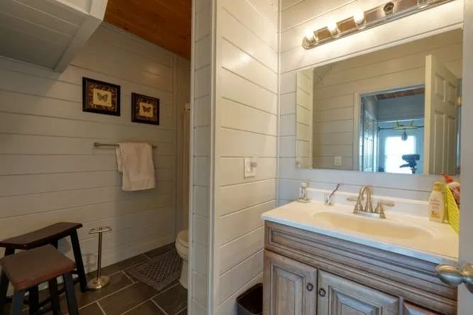 628 Madison Lane Brasstown, NC 28902