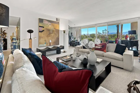 899 Island Drive #304