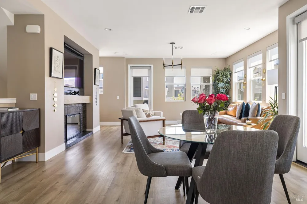 273 Gambrel Circle Santa Rosa, CA 95403