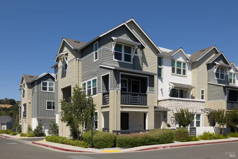 273 Gambrel Circle Santa Rosa, CA 95403