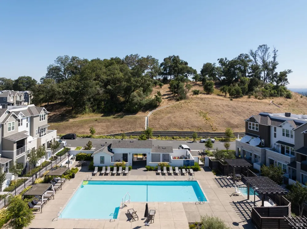 273 Gambrel Circle Santa Rosa, CA 95403