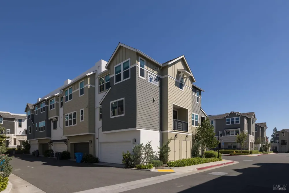 273 Gambrel Circle Santa Rosa, CA 95403