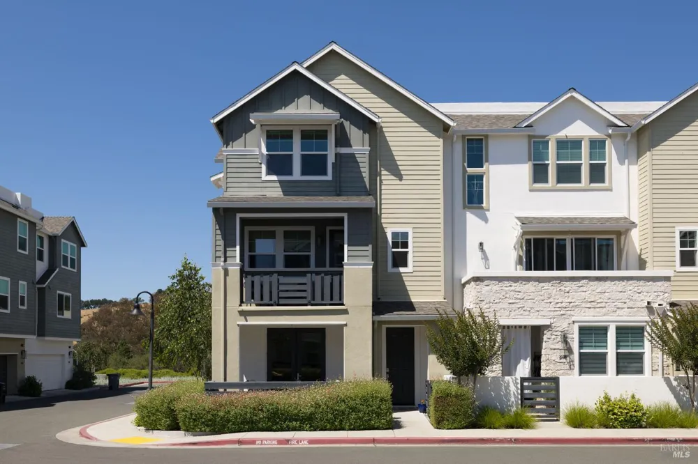 273 Gambrel Circle Santa Rosa, CA 95403