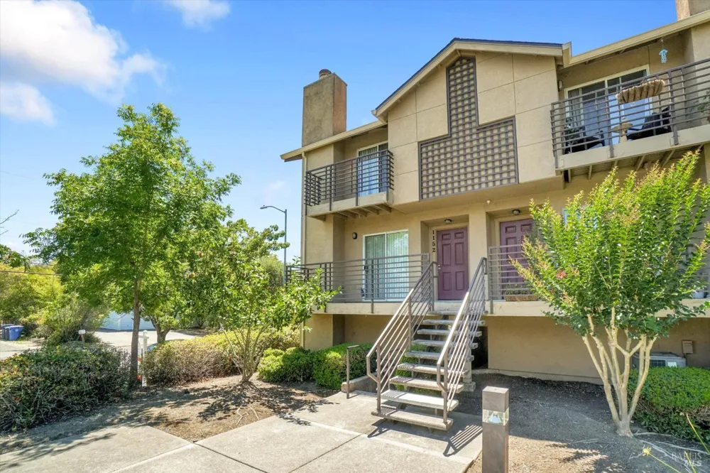 1152 Pear Tree Lane Napa, CA 94558