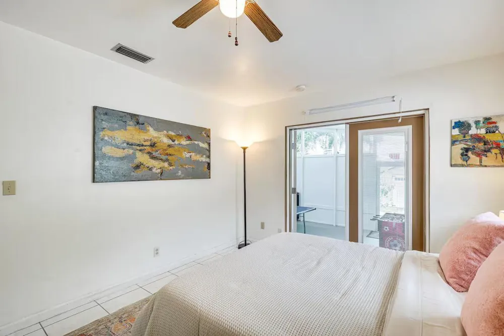 124 SW 2nd Avenue Hallandale Beach, FL 33009