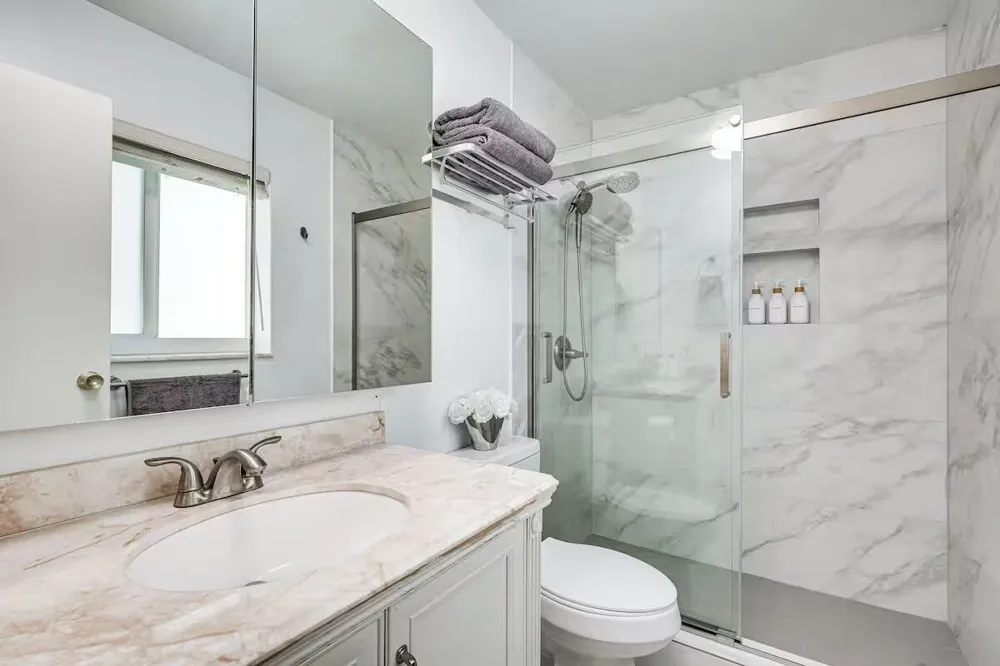 124 SW 2nd Avenue Hallandale Beach, FL 33009