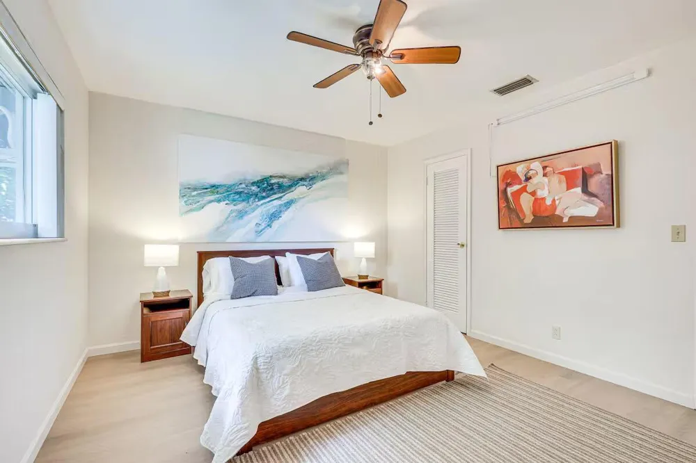 124 SW 2nd Avenue Hallandale Beach, FL 33009