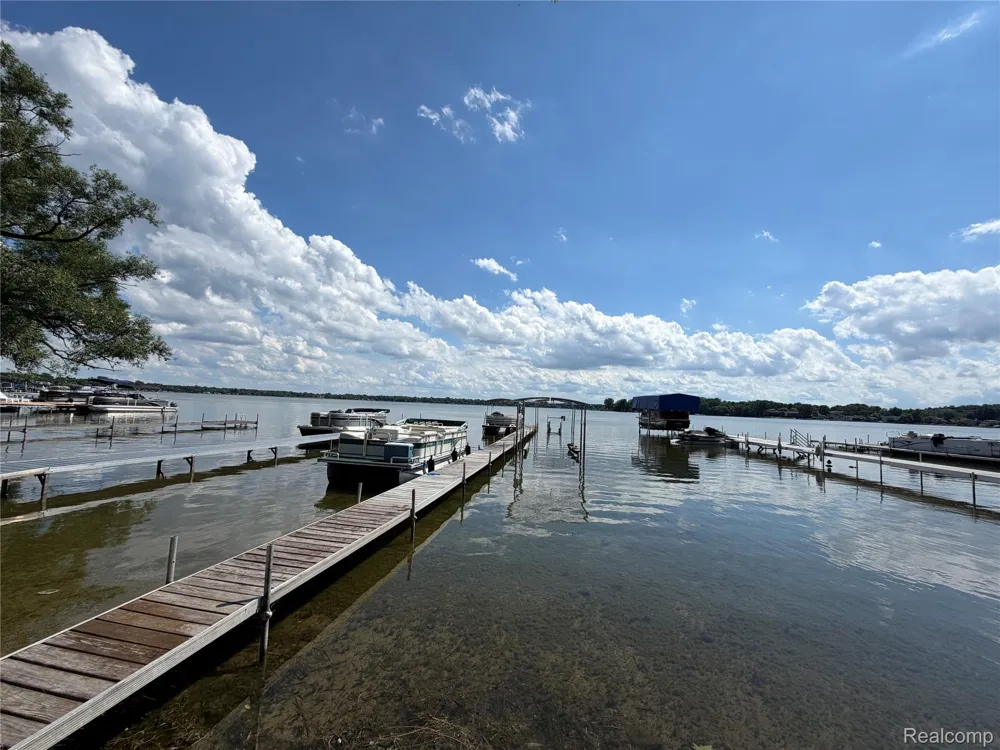 561 E Walled Lake Drive Walled Lake City, MI 48390