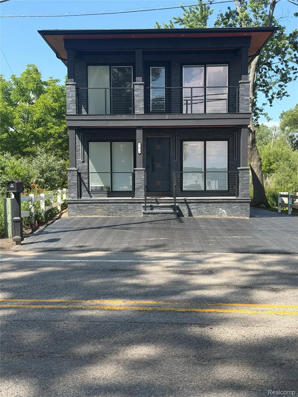 561 E Walled Lake Drive Walled Lake City, MI 48390