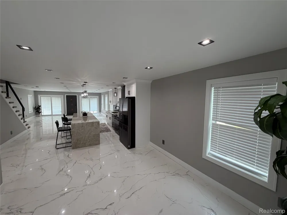 561 E Walled Lake Drive Walled Lake City, MI 48390